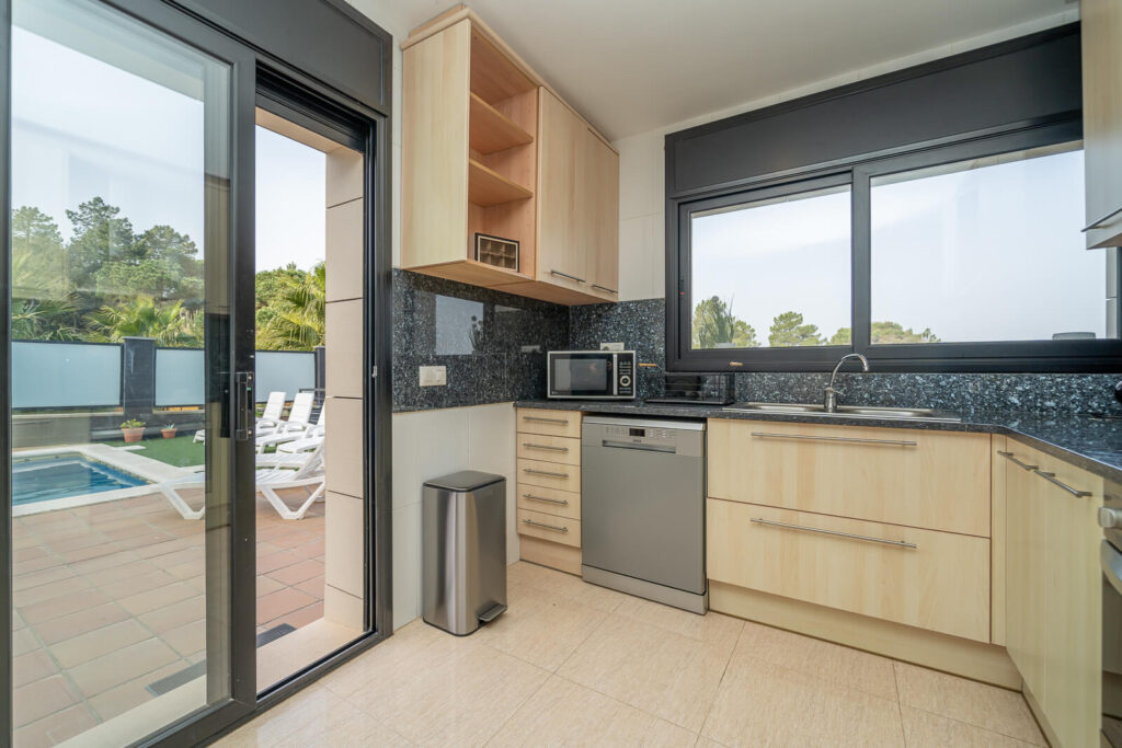 VideoINMO - 03282022 - _A737304