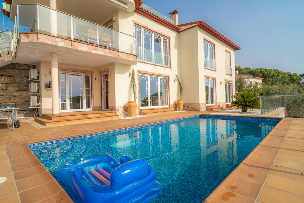 Villa the Swing outdoor pool area 9